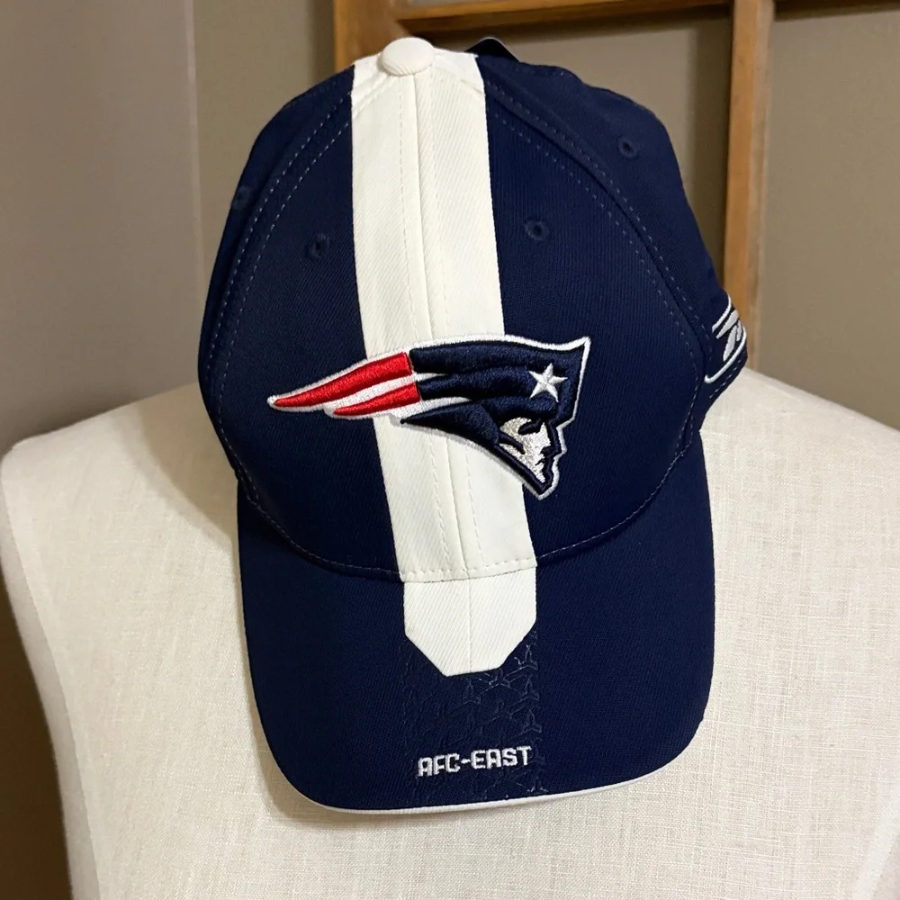 NFL New England Patriots Navy Blue fitted ball Cap hat size M/L